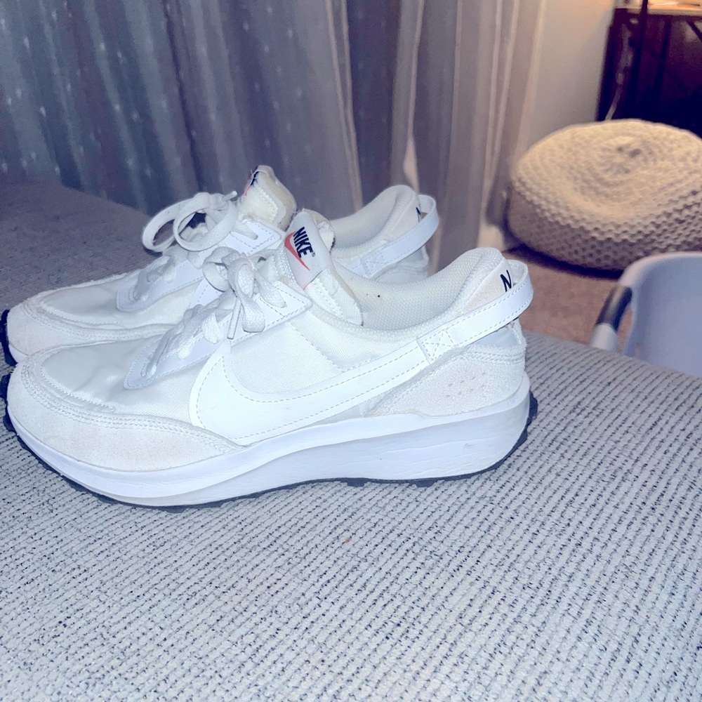 Women’s Nike sneakers